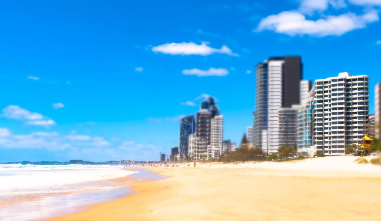 Berkeley On The Beach Gold Coast Bagian luar foto