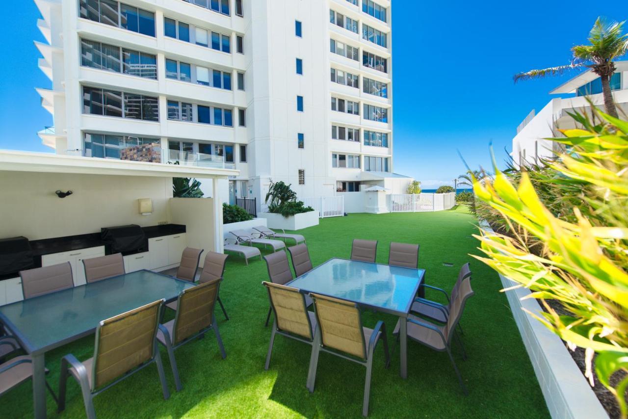 Berkeley On The Beach Gold Coast Bagian luar foto