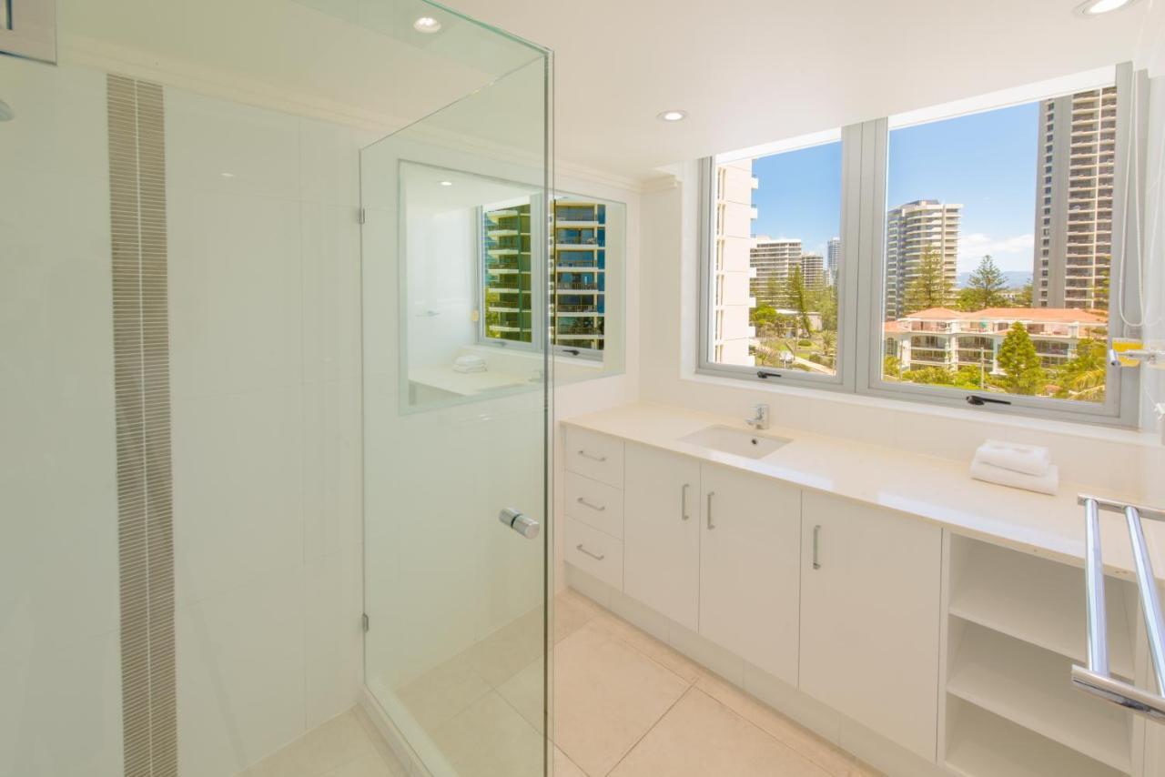 Berkeley On The Beach Gold Coast Bagian luar foto