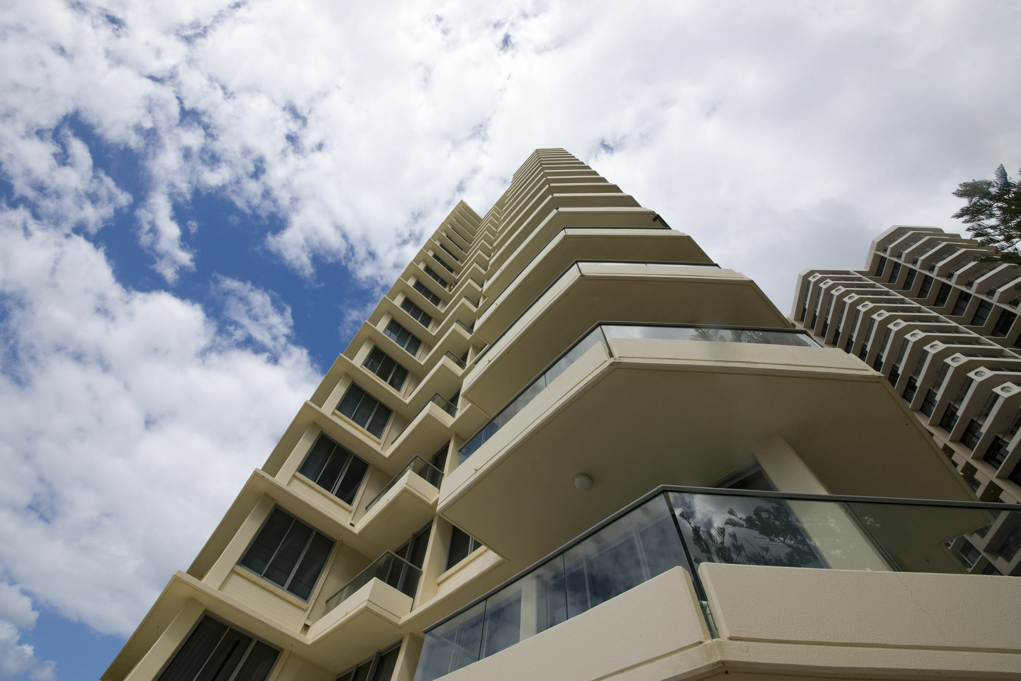 Berkeley On The Beach Gold Coast Bagian luar foto