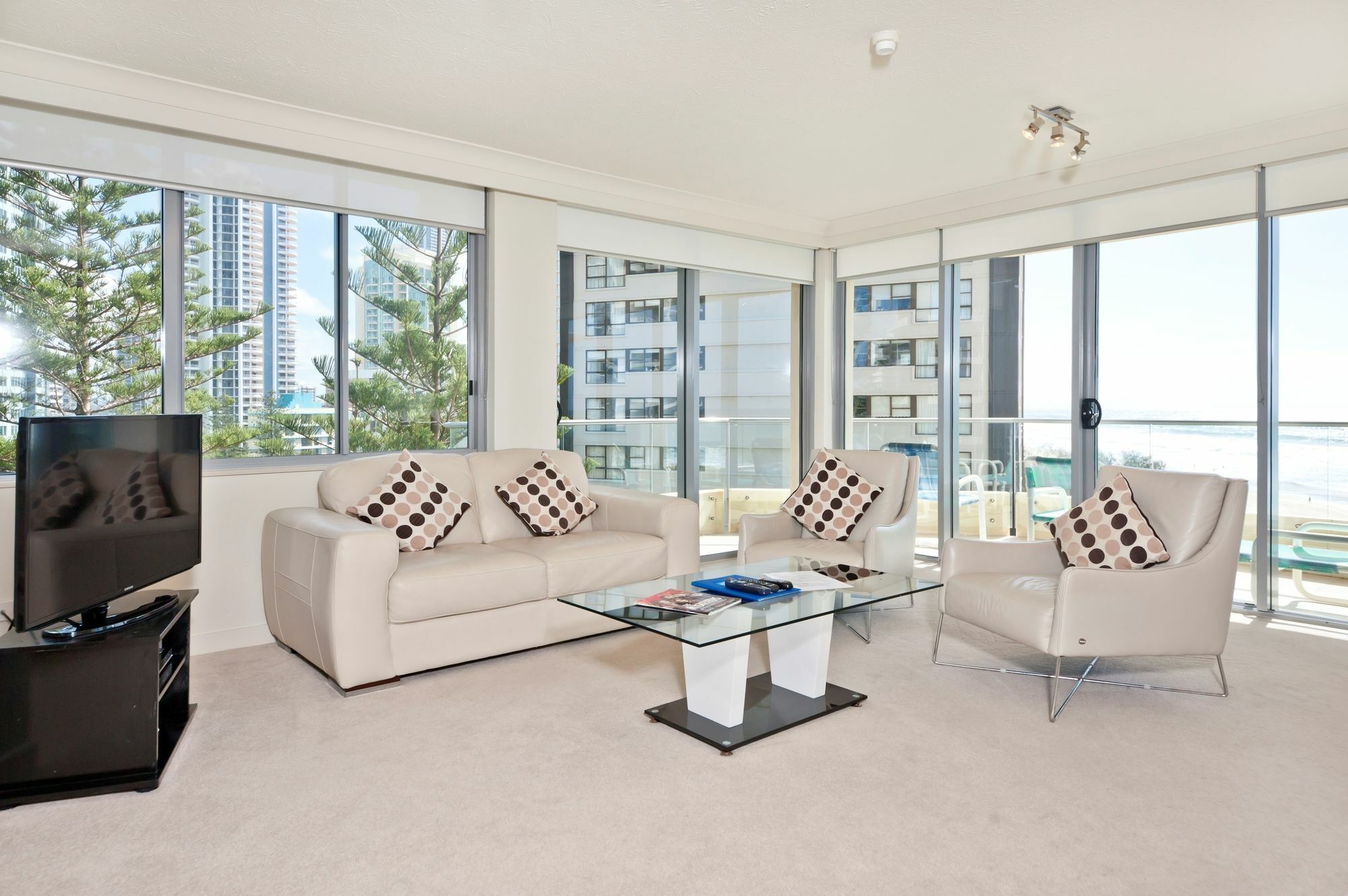 Berkeley On The Beach Gold Coast Bagian luar foto