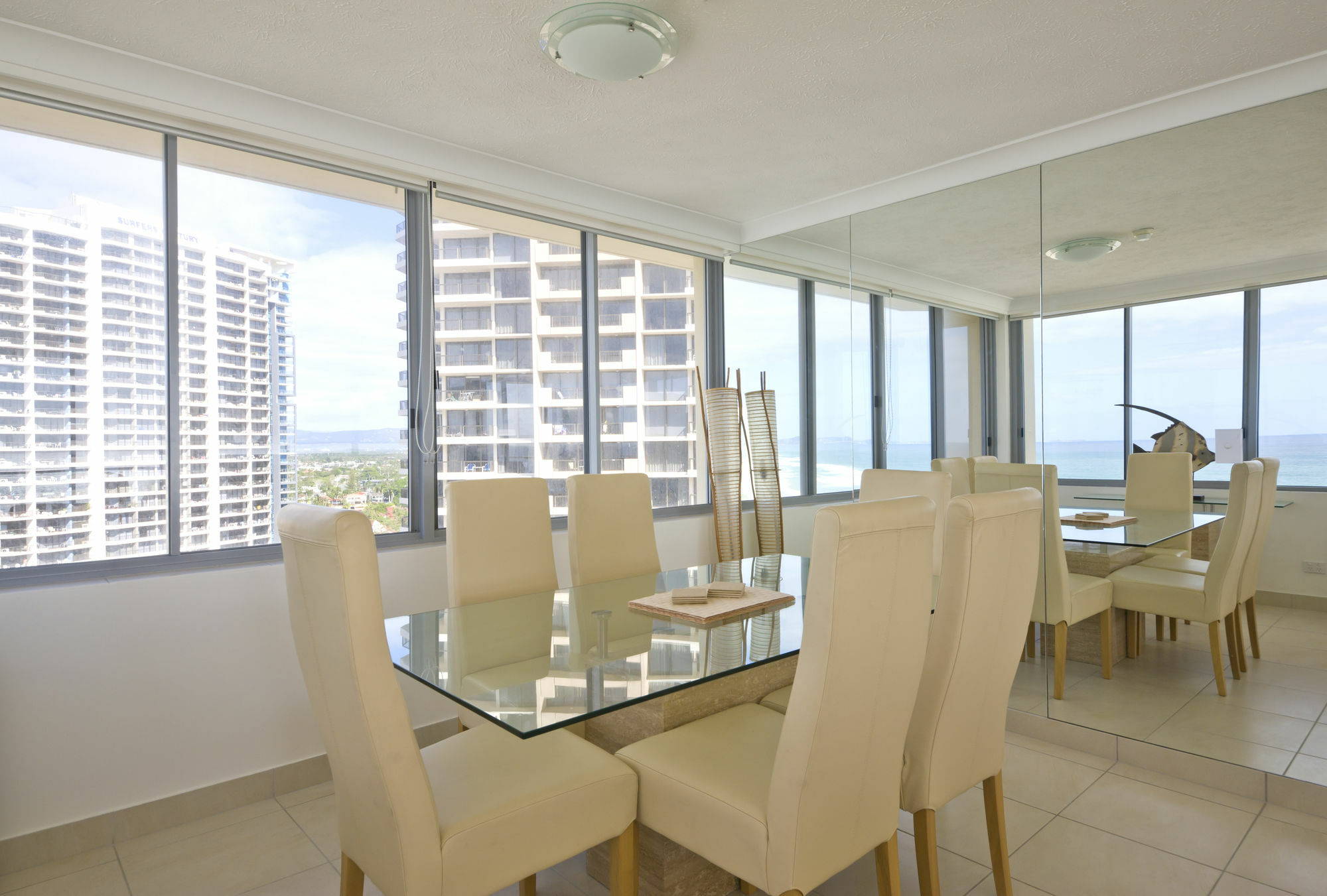 Berkeley On The Beach Gold Coast Bagian luar foto