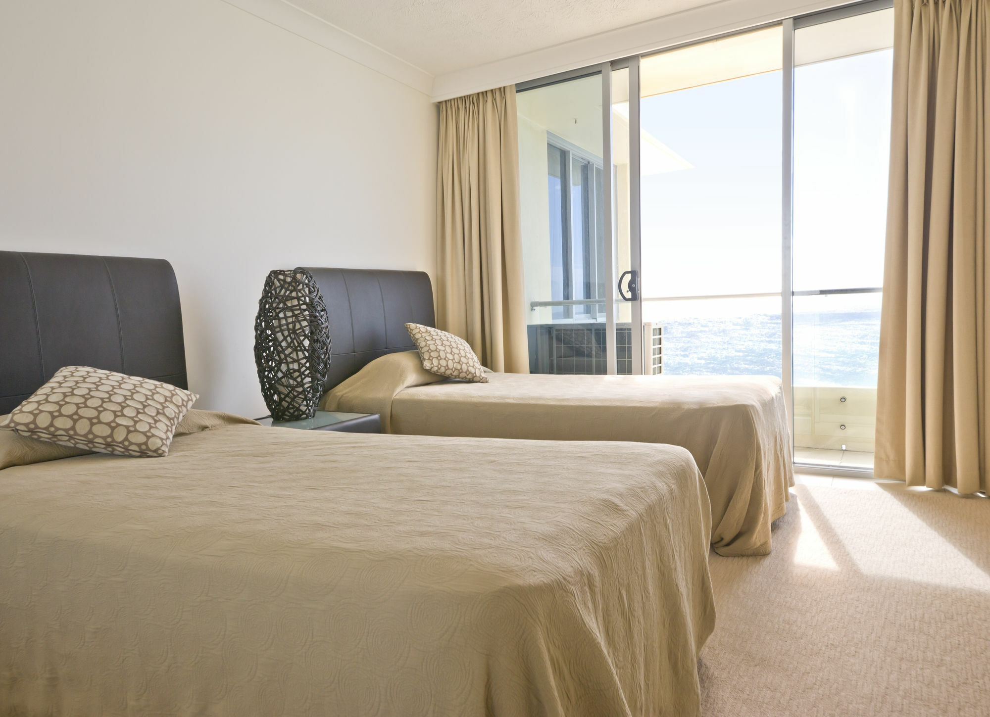 Berkeley On The Beach Gold Coast Bagian luar foto