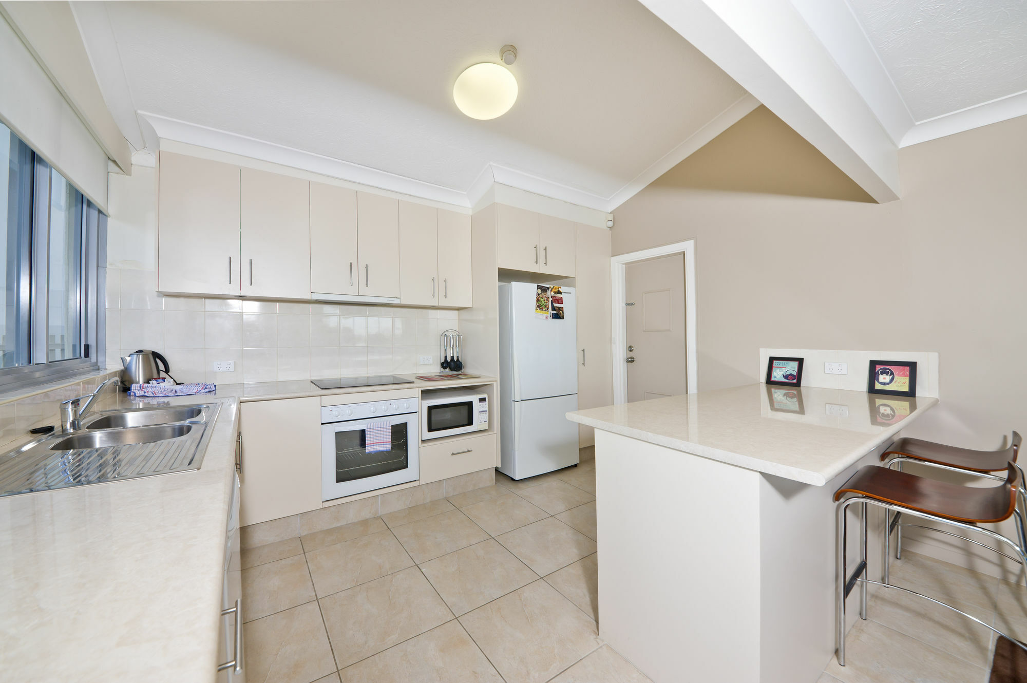 Berkeley On The Beach Gold Coast Bagian luar foto
