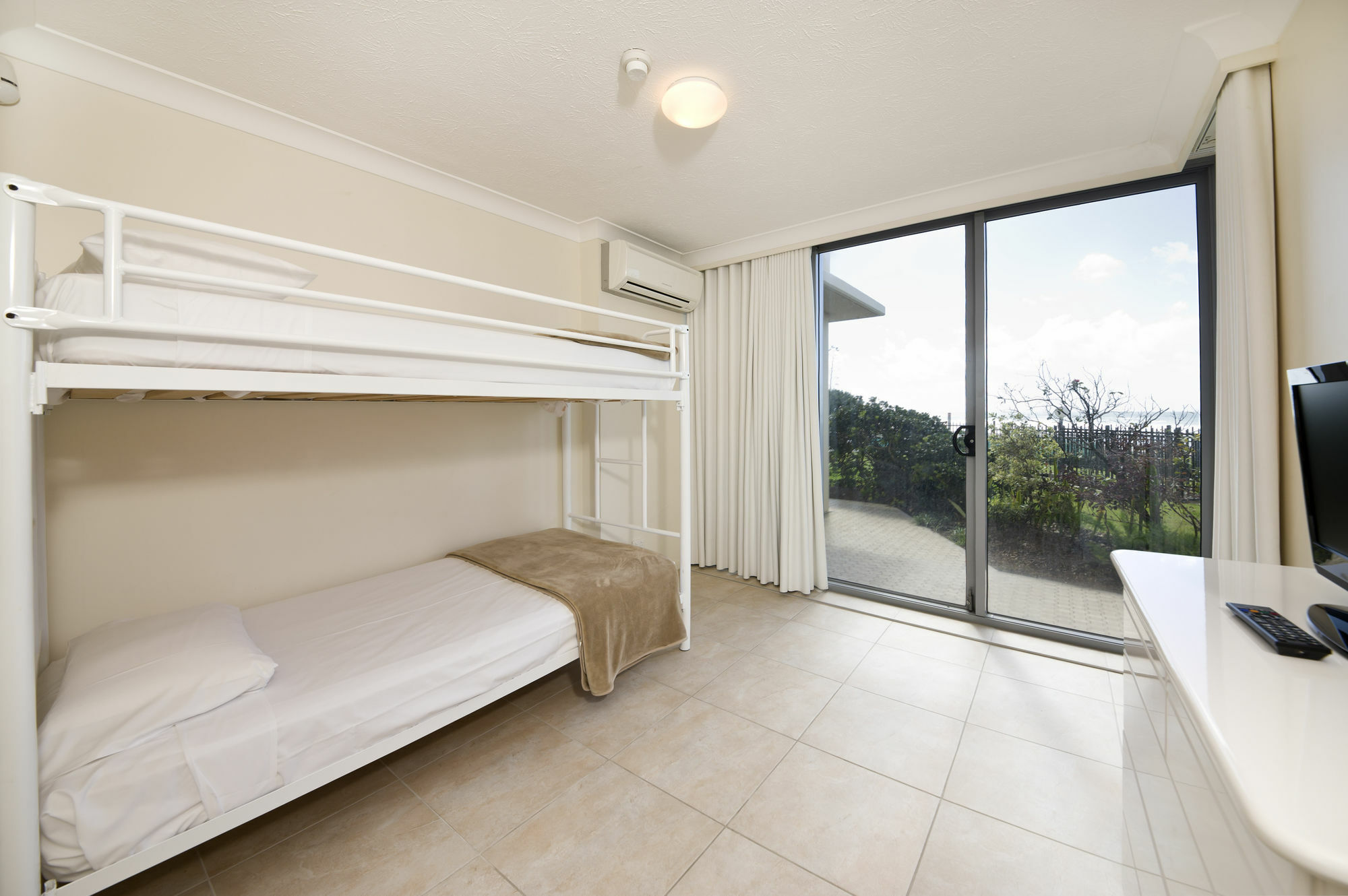 Berkeley On The Beach Gold Coast Bagian luar foto